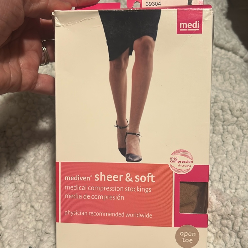 Mediven 39304 compression stocking 15-20mmHg natural full panty open toe IV